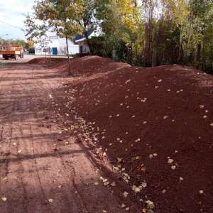 Erdhügel werden aufgeschichtet